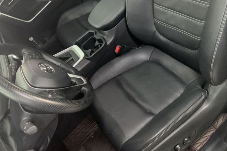 Used Toyota RAV4 2023 2.0L CVT Two-Wheel Drive Fashion Plus Edition Left Front Seat