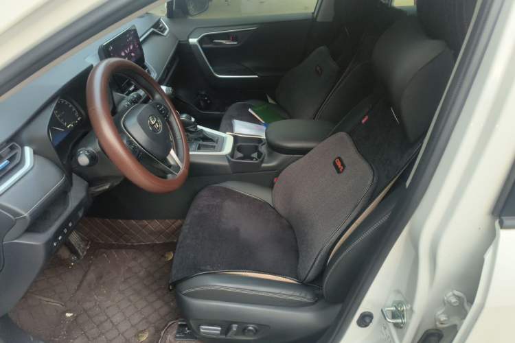 Used Toyota RAV4 2023 2.0L CVT Two-Wheel Drive Fashion Plus Edition Left Front Seat