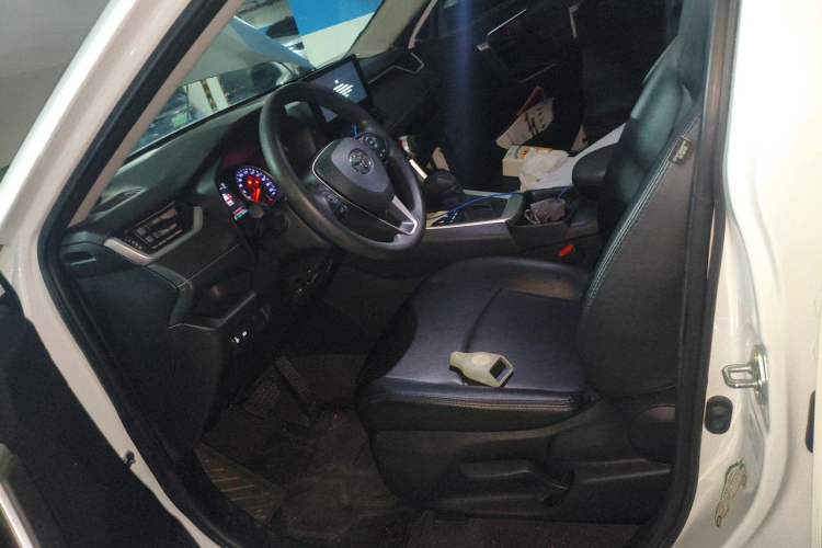 Used Toyota RAV4 2023 2.0L CVT Two-Wheel Drive Urban Edition Left Front Seat