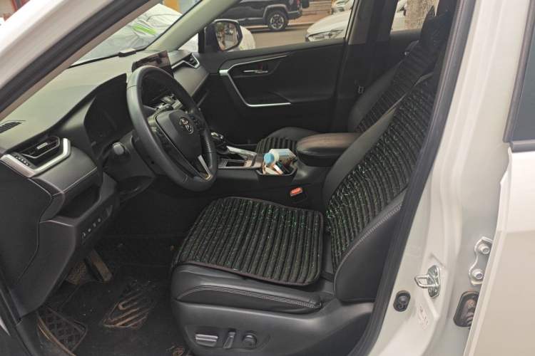 Used Toyota RAV4 2023 2.0L CVT Two-Wheel Drive Fashion Plus Edition Left Front Seat