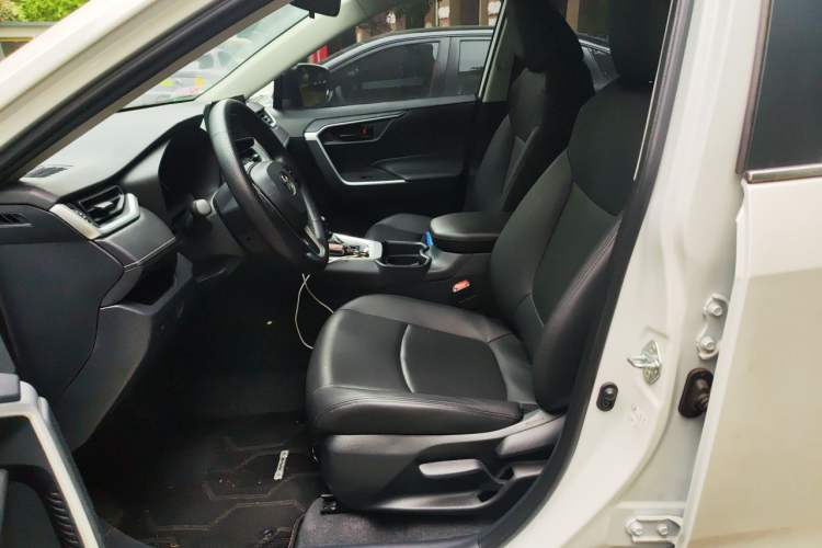 Used Toyota RAV4 2023 2.0L CVT Two-Wheel Drive Urban Edition Left Front Seat