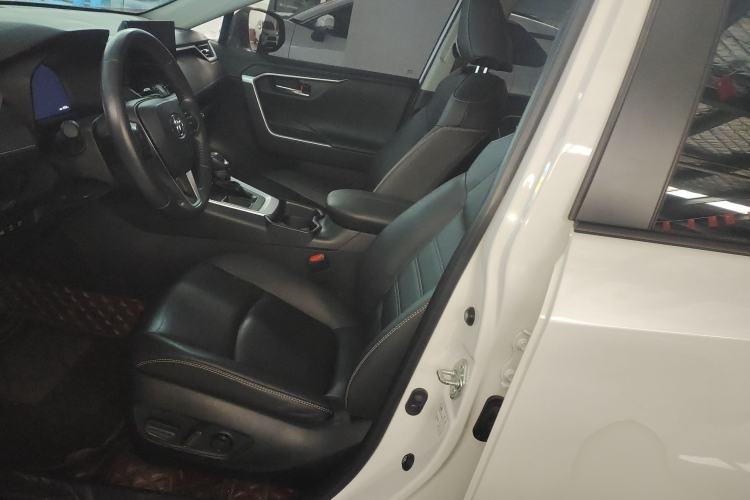 Used Toyota RAV4 2023 2.0L CVT Two-Wheel Drive Fashion Plus Edition Left Front Seat