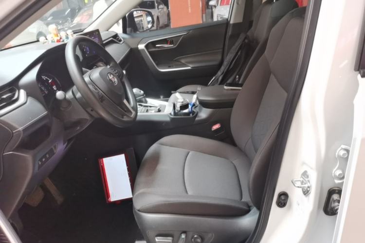 Used Toyota RAV4 2023 2.0L CVT Two-Wheel Drive Fashion Edition Left Front Seat