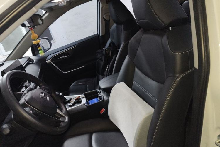 Used Toyota RAV4 2023 Dual-Engine 2.5L E-CVT Four-Wheel Drive Elite Plus Edition Left Front Seat
