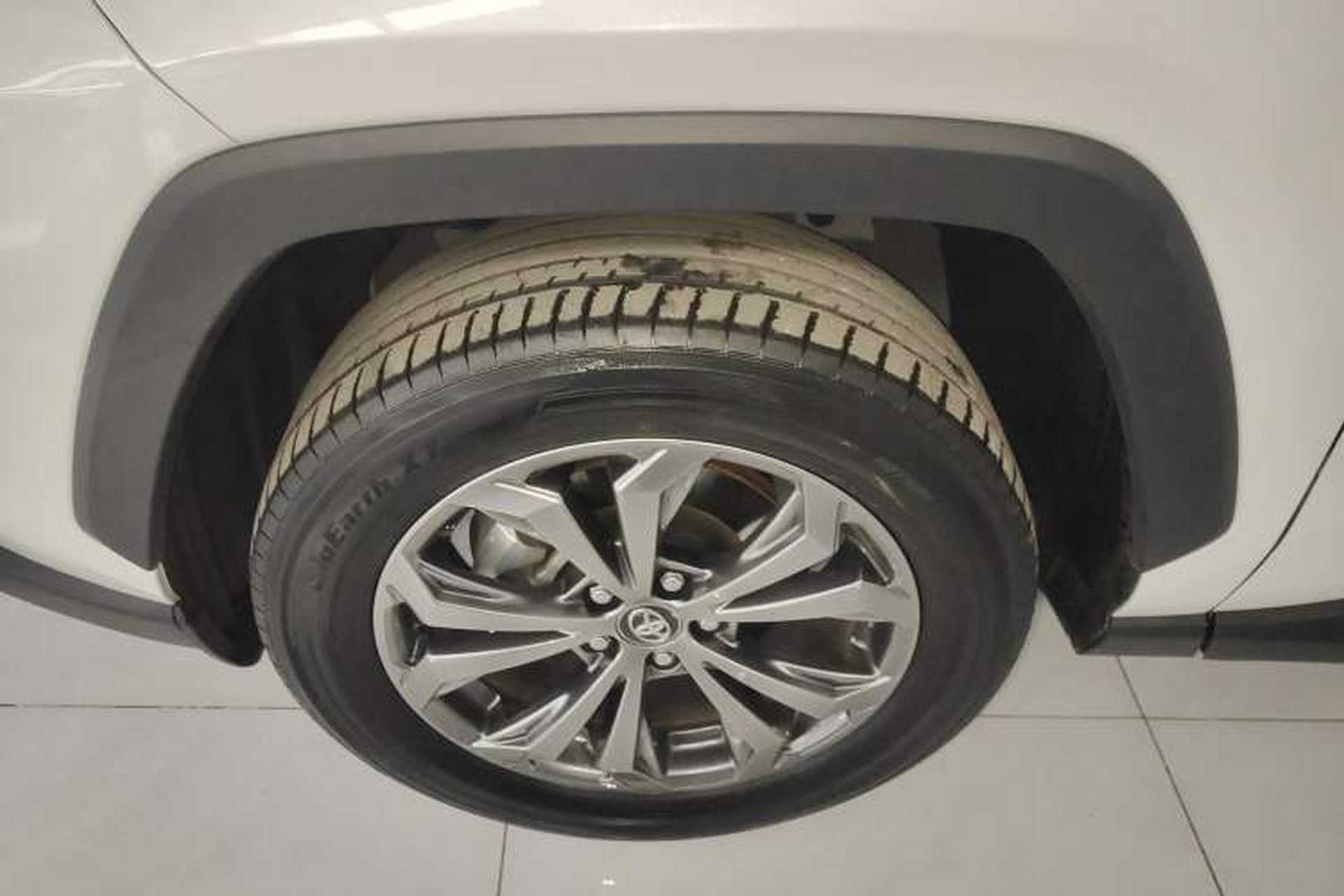Used Toyota RAV4 2023 2.0L CVT Two-Wheel Drive Fashion Plus Edition Left Front Wheel Hub