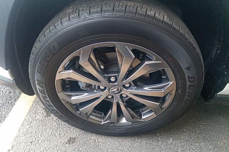 Used Toyota RAV4 2023 2.0L CVT Two-Wheel Drive Fashion Plus Edition Left Front Wheel Hub