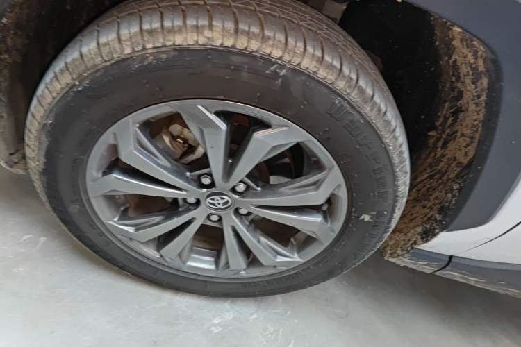 Used Toyota RAV4 2023 Dual-Engine 2.5L E-CVT Two-Wheel Drive Elite Plus Edition Left Front Wheel Hub