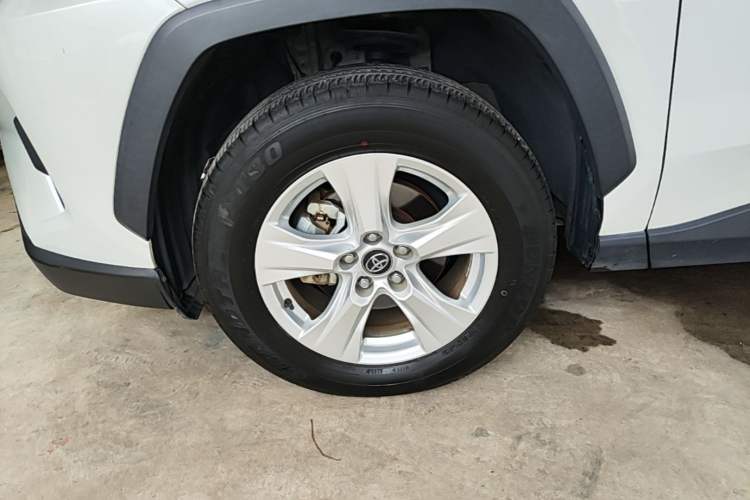 Used Toyota RAV4 2023 2.0L CVT Two-Wheel Drive Urban Edition Left Front Wheel Hub
