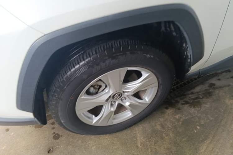 Used Toyota RAV4 2023 2.0L CVT Two-Wheel Drive Urban Edition Left Front Wheel Hub