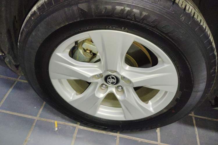 Used Toyota RAV4 2023 2.0L CVT Two-Wheel Drive Urban Edition Left Front Wheel Hub