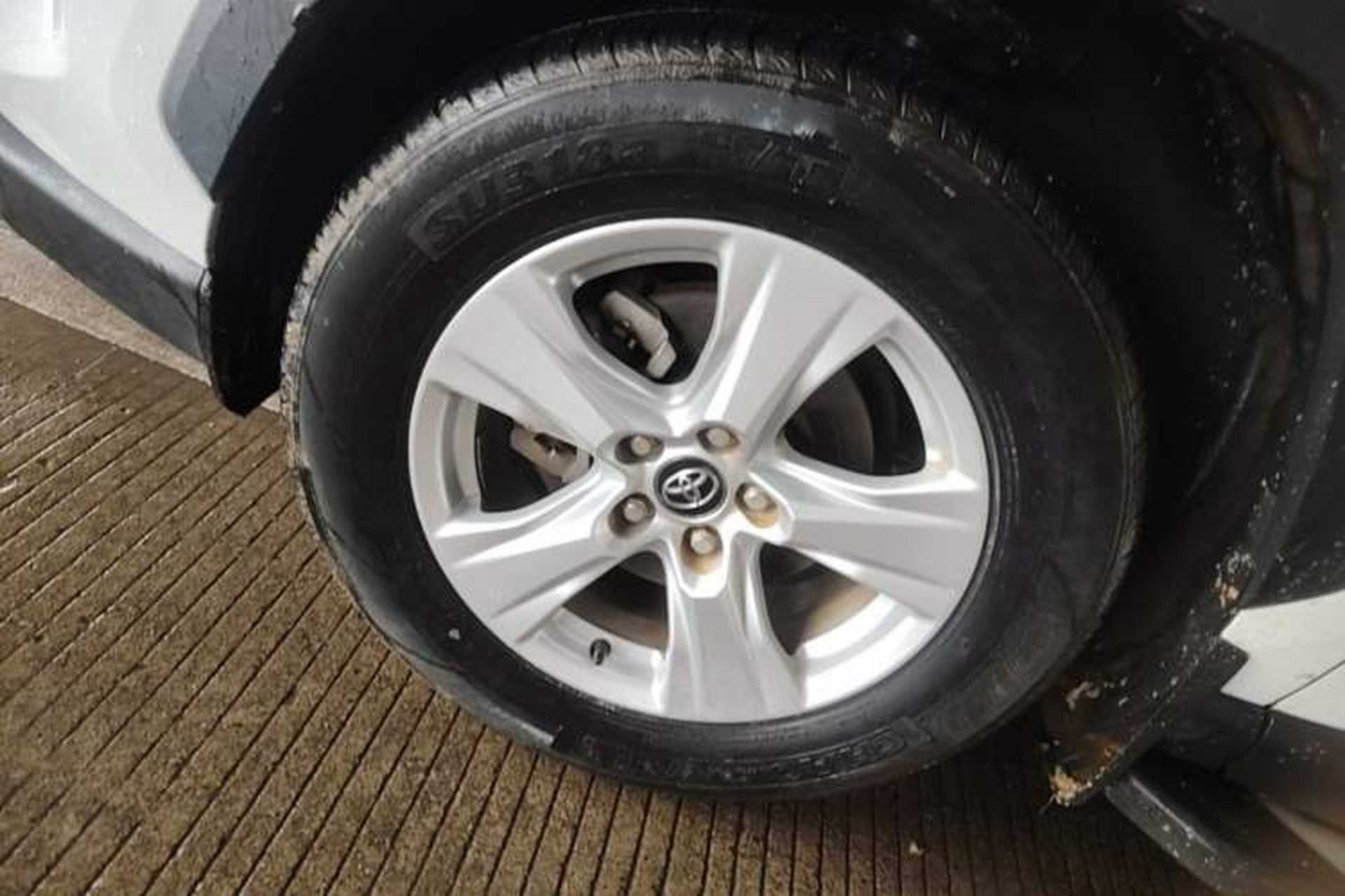 Used Toyota RAV4 2023 2.0L CVT Two-Wheel Drive Urban Edition Left Front Wheel Hub