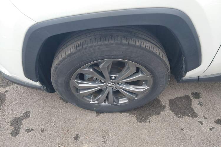 Used Toyota RAV4 2023 2.0L CVT Two-Wheel Drive Fashion Edition Left Front Wheel Hub