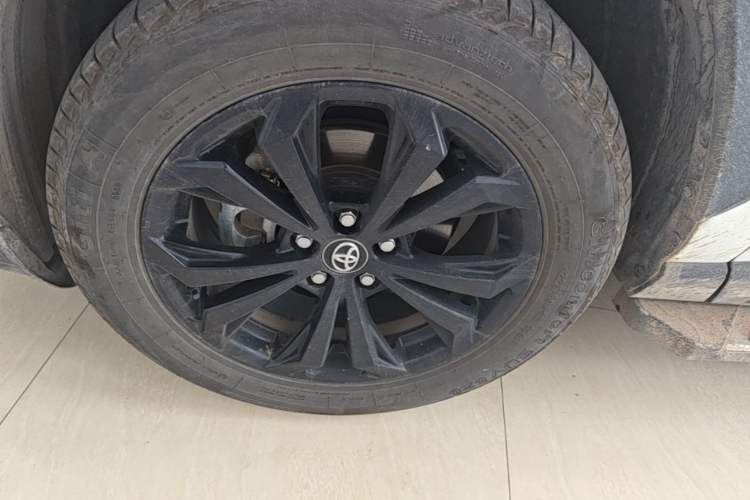 Used Toyota RAV4 2023 Dual-Engine 2.5L E-CVT Four-Wheel Drive Elite Plus Edition Left Front Wheel Hub