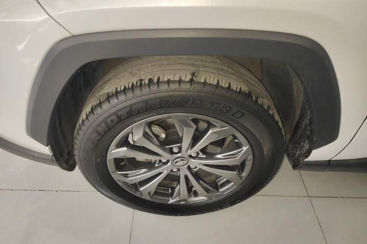 Used Toyota RAV4 2023 2.0L CVT Two-Wheel Drive Fashion Plus Edition Left Front Wheel Hub