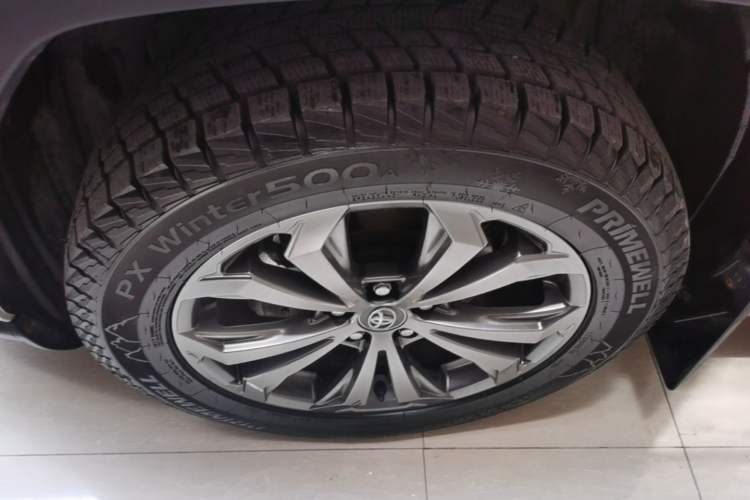 Used Toyota RAV4 2023 2.0L CVT Two-Wheel Drive Fashion Edition Left Front Wheel Hub