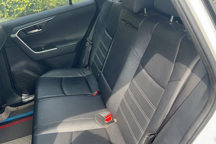 Used Toyota RAV4 2023 Dual-Engine 2.5L E-CVT Four-Wheel Drive Elite Plus Edition Left Rear Seat