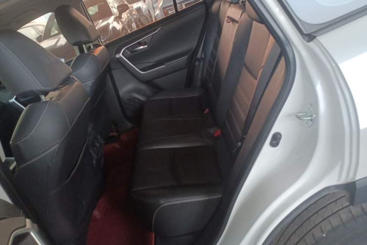 Used Toyota RAV4 2023 2.0L CVT Two-Wheel Drive Fashion Plus Edition Left Rear Seat
