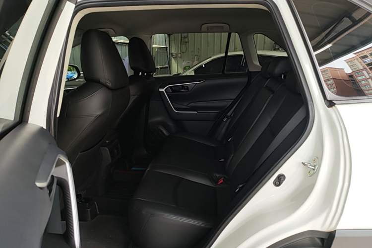 Used Toyota RAV4 2023 2.0L CVT Two-Wheel Drive Urban Edition Left Rear Seat
