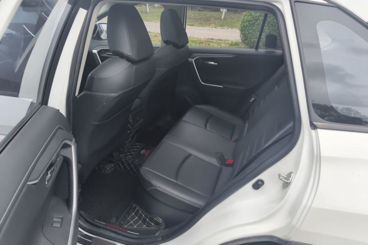 Used Toyota RAV4 2023 Dual-Engine 2.5L E-CVT Two-Wheel Drive Elite Plus Edition Left Rear Seat