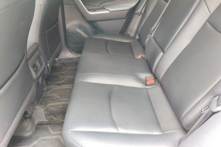 Used Toyota RAV4 2023 2.0L CVT Two-Wheel Drive Urban Edition Left Rear Seat