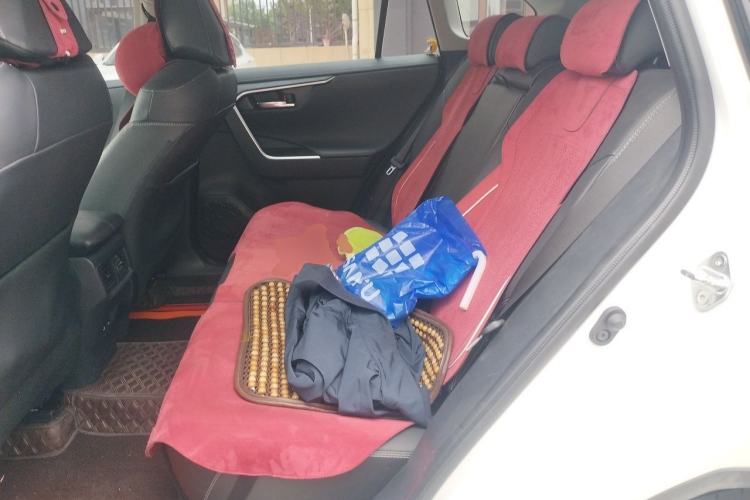 Used Toyota RAV4 2023 2.0L CVT Two-Wheel Drive Fashion Plus Edition Left Rear Seat