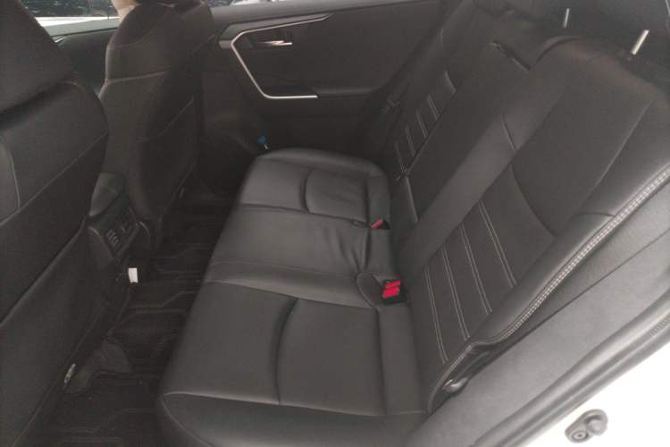Used Toyota RAV4 2023 2.0L CVT Two-Wheel Drive Fashion Plus Edition Left Rear Seat