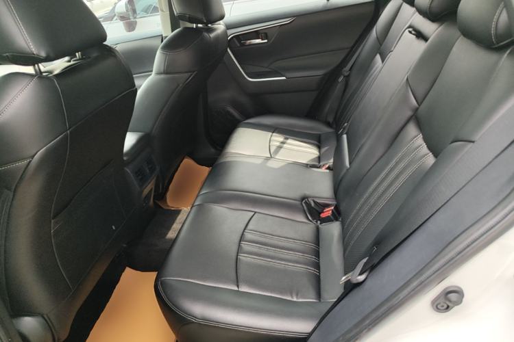 Used Toyota RAV4 2023 2.0L CVT Two-Wheel Drive Fashion Edition Left Rear Seat