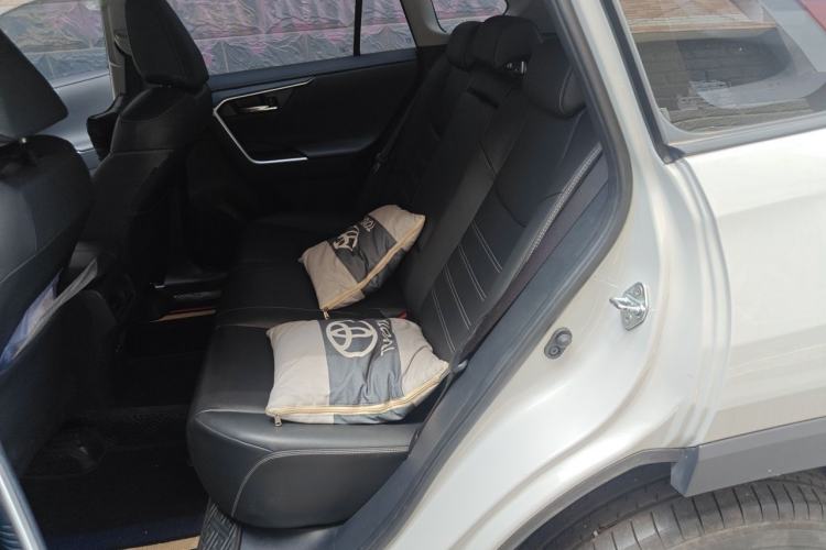 Used Toyota RAV4 2023 2.0L CVT Two-Wheel Drive Fashion Plus Edition Left Rear Seat