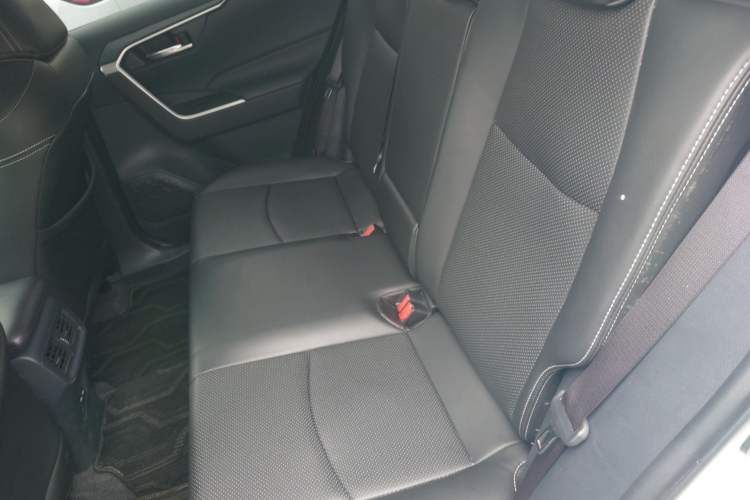 Used Toyota RAV4 2023 2.0L CVT Two-Wheel Drive Fashion Edition Left Rear Seat