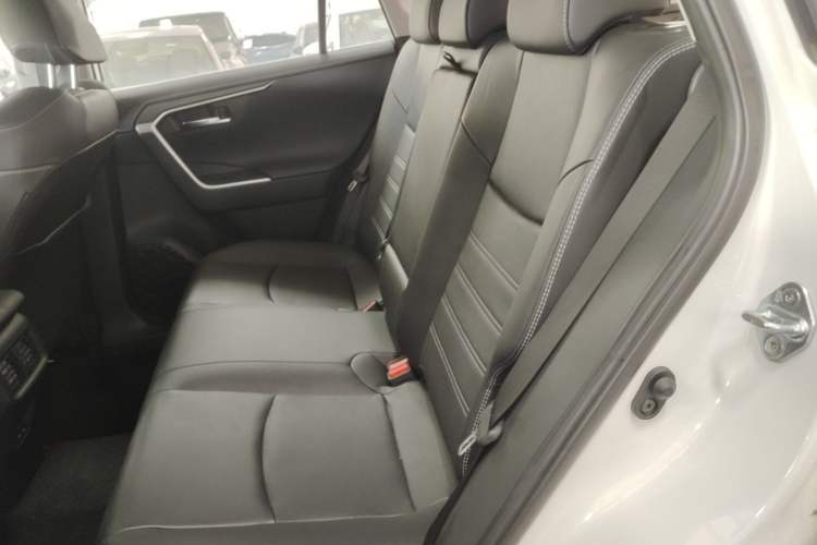 Used Toyota RAV4 2023 Dual-Engine 2.5L E-CVT Two-Wheel Drive Elite Plus Edition Left Rear Seat