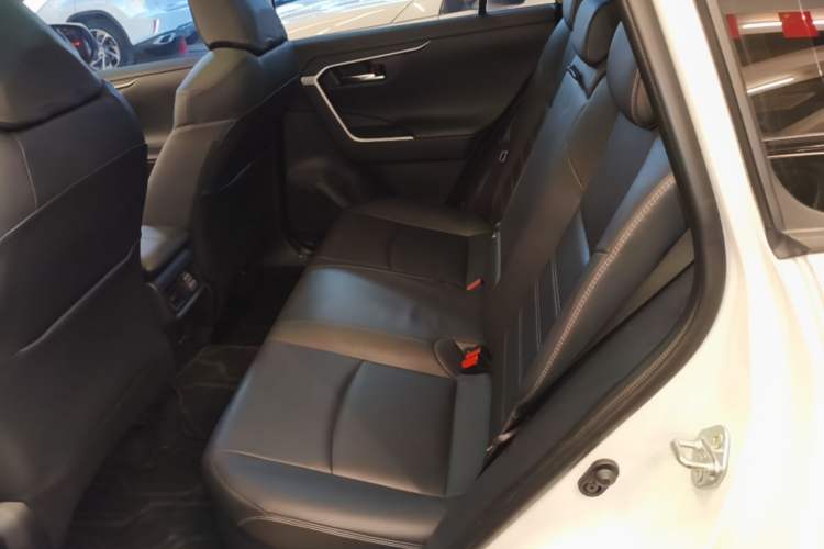 Used Toyota RAV4 2023 Dual-Engine 2.5L E-CVT Two-Wheel Drive Elite Plus Edition Left Rear Seat