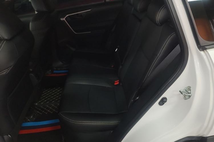Used Toyota RAV4 2023 Dual-Motor 2.5L E-CVT Two-Wheel Drive Elite Edition Left Rear Seat