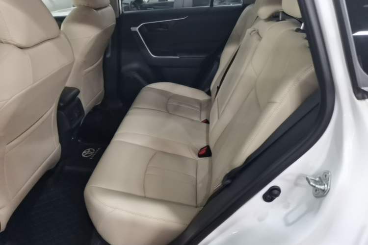 Used Toyota RAV4 2023 2.0L CVT Two-Wheel Drive Urban Edition Left Rear Seat