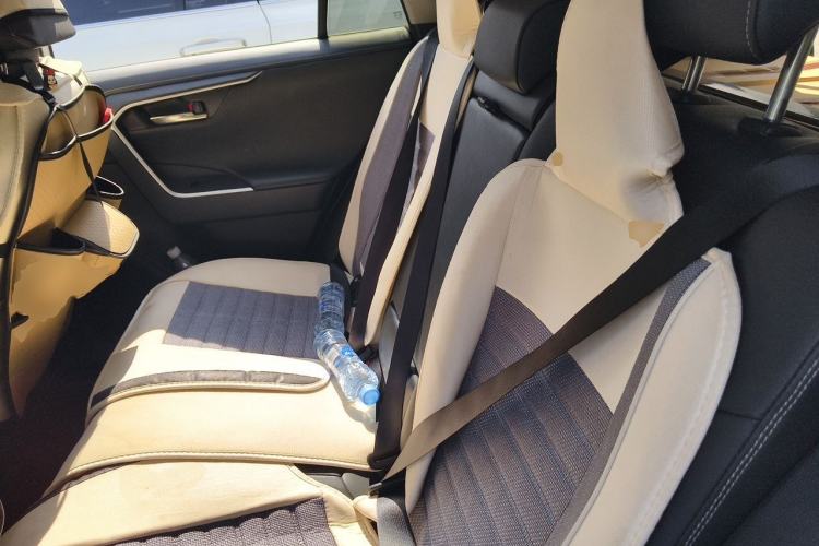 Used Toyota RAV4 2023 Dual-Engine 2.5L E-CVT Four-Wheel Drive Elite Plus Edition Left Rear Seat