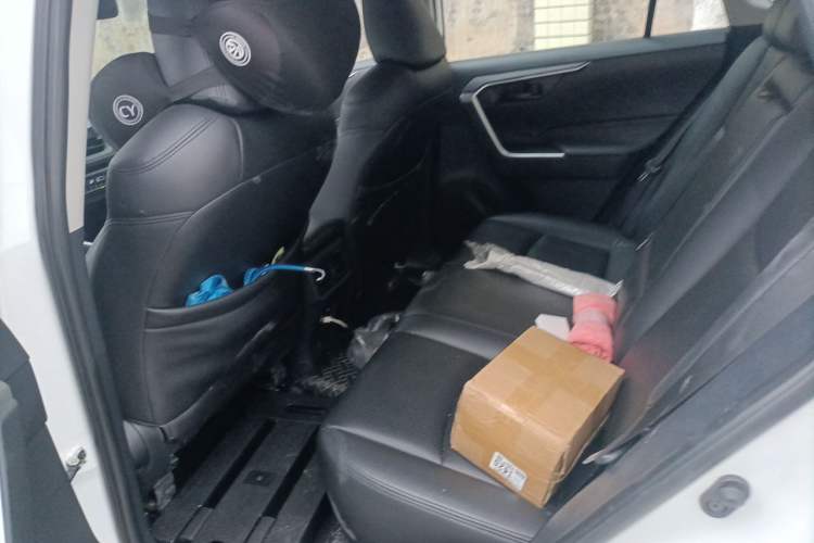 Used Toyota RAV4 2023 2.0L CVT Two-Wheel Drive Urban Edition Left Rear Seat