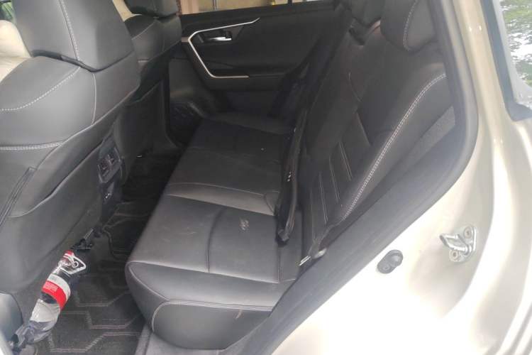 Used Toyota RAV4 2023 2.0L CVT Two-Wheel Drive Fashion Plus Edition Left Rear Seat