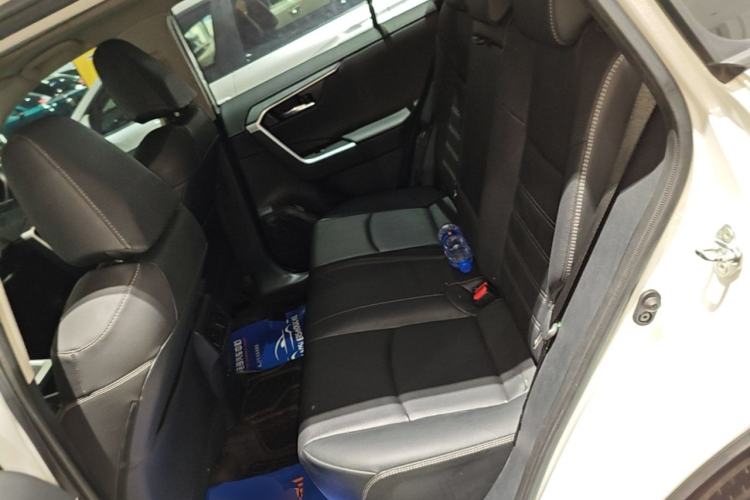 Used Toyota RAV4 2023 2.0L CVT Two-Wheel Drive Fashion Plus Edition Left Rear Seat