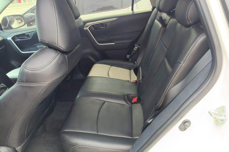 Used Toyota RAV4 2023 2.0L CVT Two-Wheel Drive Urban Edition Left Rear Seat