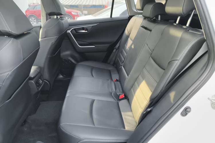 Used Toyota RAV4 2023 2.0L CVT Two-Wheel Drive Fashion Plus Edition Left Rear Seat