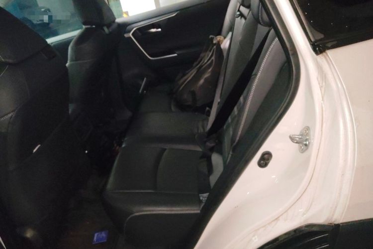 Used Toyota RAV4 2023 2.0L CVT Two-Wheel Drive Fashion Plus Edition Left Rear Seat