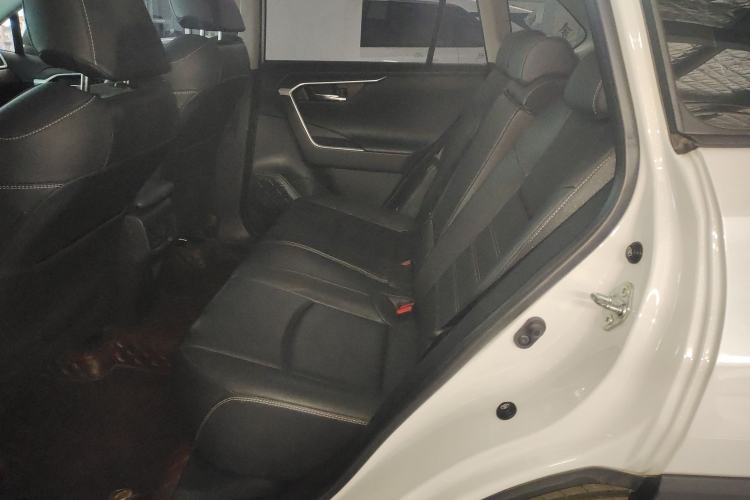 Used Toyota RAV4 2023 2.0L CVT Two-Wheel Drive Fashion Plus Edition Left Rear Seat