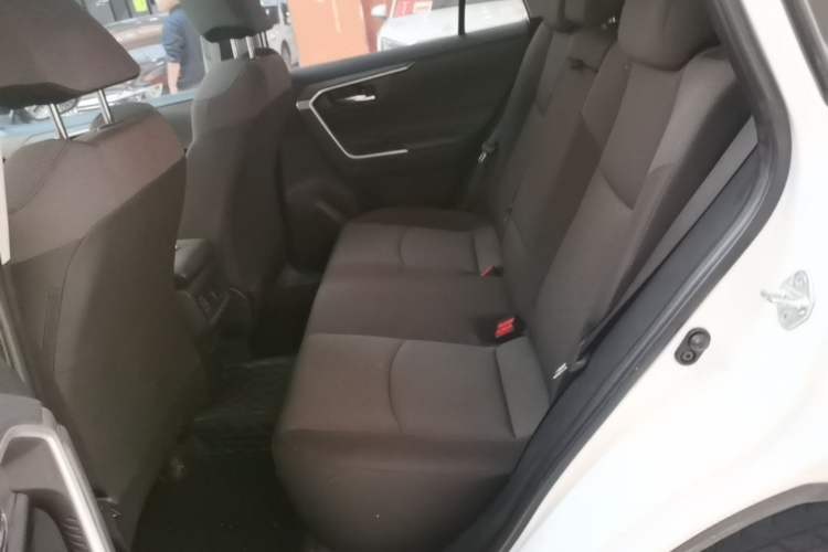 Used Toyota RAV4 2023 2.0L CVT Two-Wheel Drive Fashion Edition Left Rear Seat