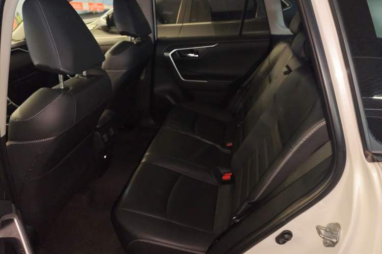 Used Toyota RAV4 2023 2.0L CVT Two-Wheel Drive Fashion Plus Edition Left Rear Seat