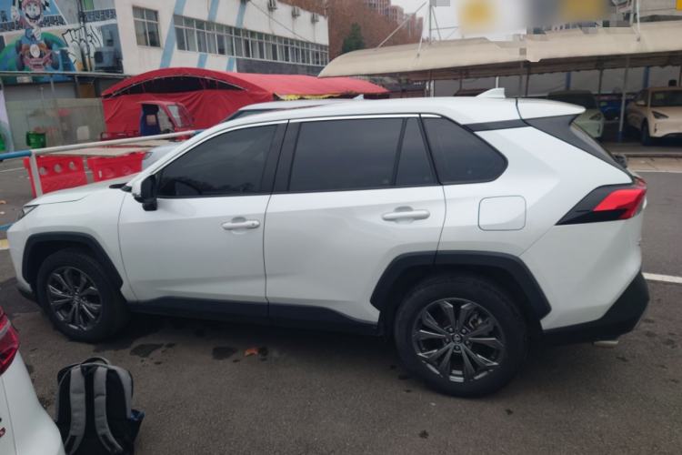 Used Toyota RAV4 2023 2.0L CVT Two-Wheel Drive Fashion Edition Left Side