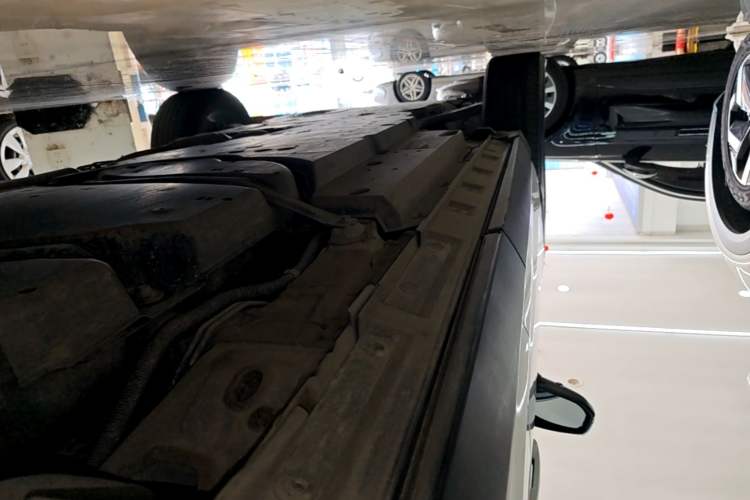 Used Toyota RAV4 2023 Dual-Engine 2.5L E-CVT Two-Wheel Drive Elite Plus Edition Left Side Sill