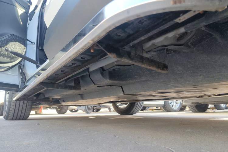 Used Toyota RAV4 2023 2.0L CVT Two-Wheel Drive 20th Anniversary Platinum Edition Left Side Sill