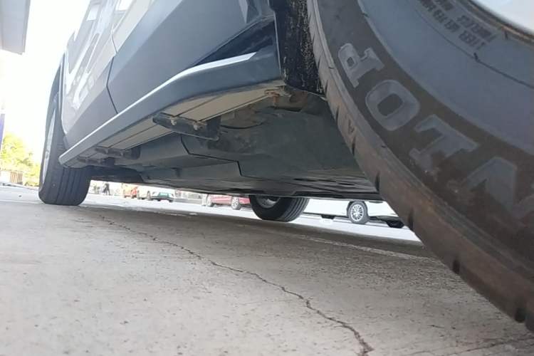Used Toyota RAV4 2023 2.0L CVT Two-Wheel Drive Urban Edition Left Side Sill