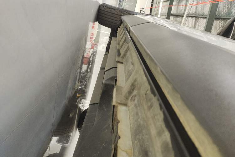 Used Toyota RAV4 2023 2.0L CVT Two-Wheel Drive 20th Anniversary Platinum Edition Left Side Sill