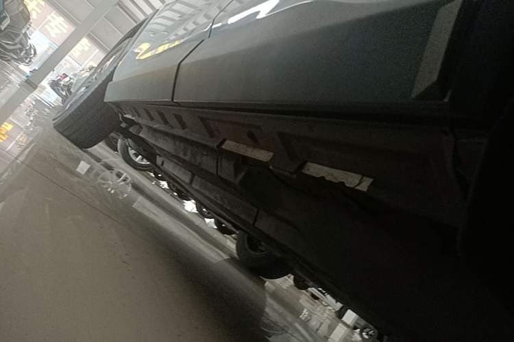 Used Toyota RAV4 2023 2.0L CVT Two-Wheel Drive Fashion Edition Left Side Sill