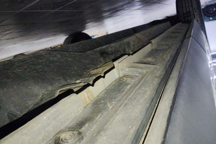 Used Toyota RAV4 2023 2.0L CVT Two-Wheel Drive Urban Edition Left Side Sill